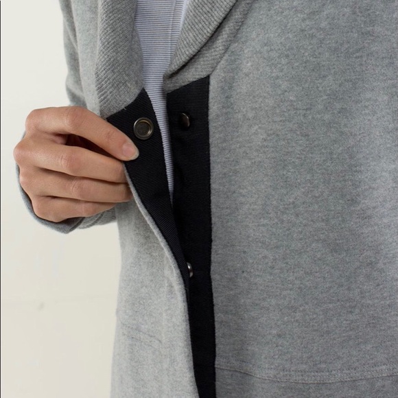 LULULEMON - VGUC-EUC Yin To My Yang Cardi (12) - Picture 6 of 16